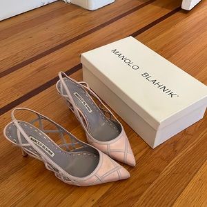 Size 37 Manolo Blahnik shoes. Beautiful light pink with detailing.